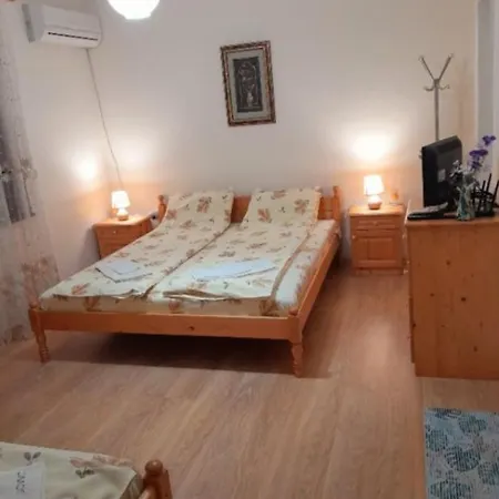 Nyaraló еленска свежест